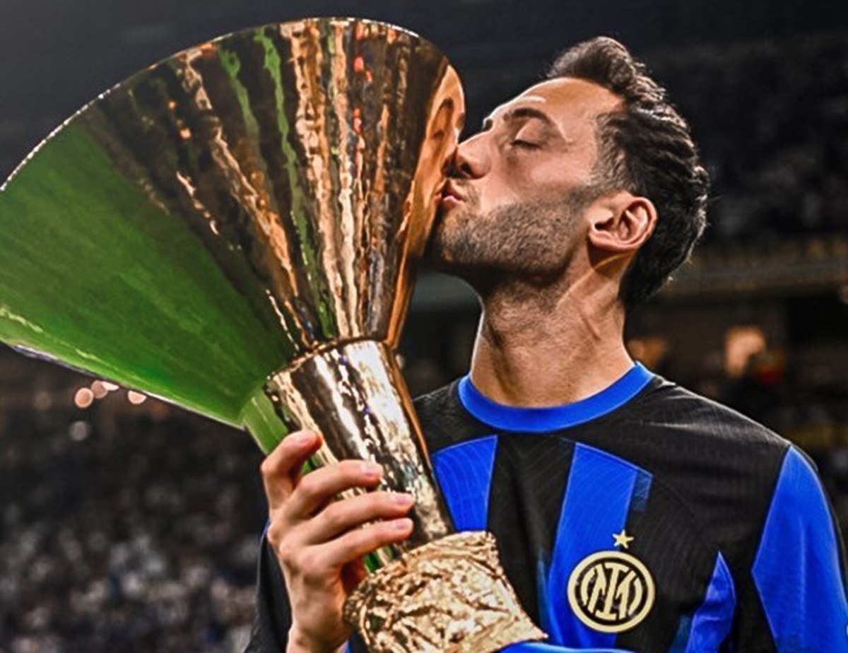 Hakan Calhanoglu berpotensi hengkang dari Inter Milan