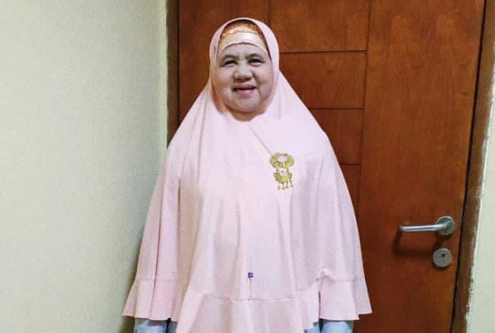 Pendakwah Dedeh Rosidah atau lebih dikenal Mamah Dedeh