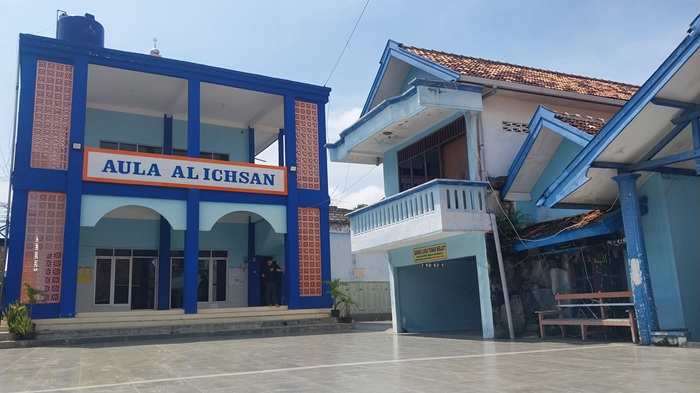 Nama KH Mahbub Ihsan diabadikan menjadi nama bangunan di Panti Asuhan Tunas Melati di Kelurahan Kutorejo, Kecamatan Tuban, yang dulu merupakan lokasi pesantren Ma&rsquo;had Al- Islam.