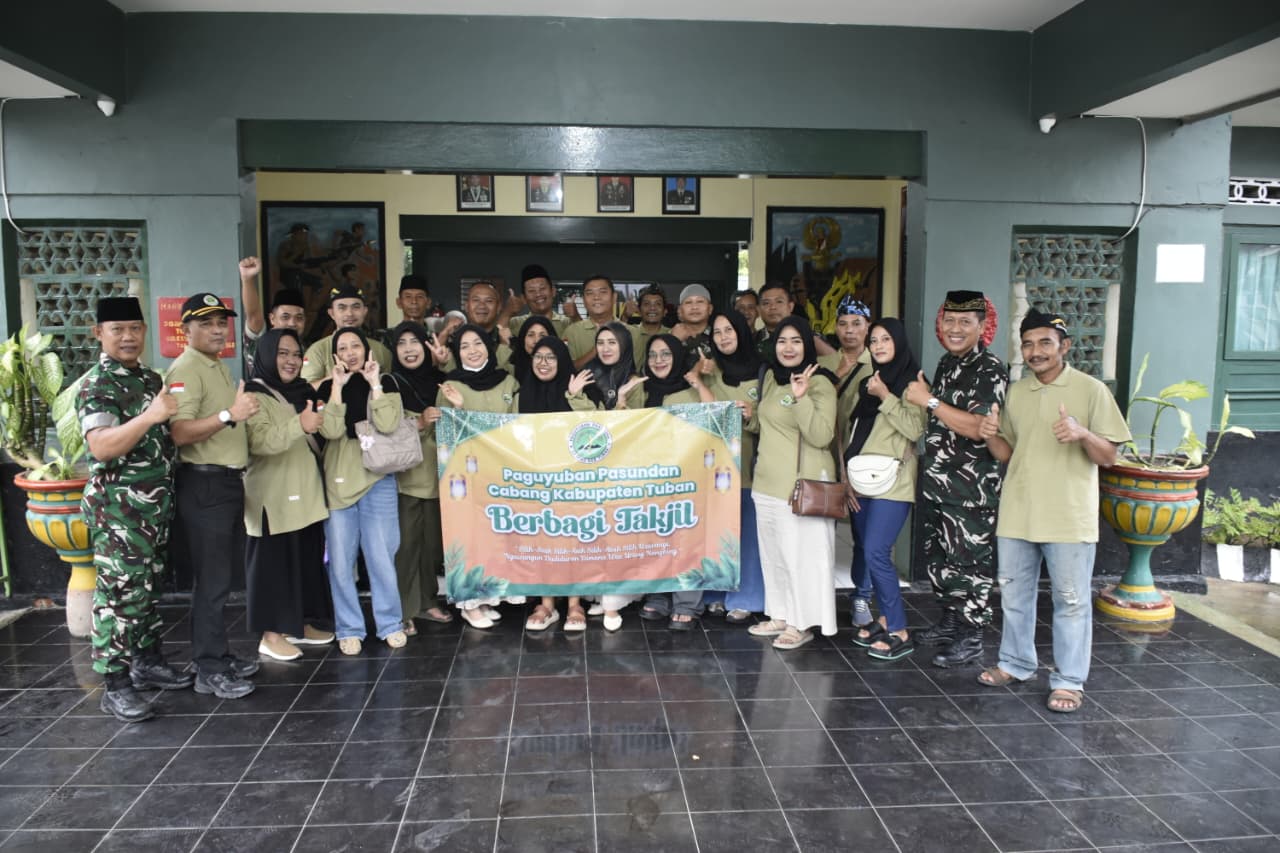 Payuban Pasundan Cabang Kab. Tuban adakan bagi-bagi takjil bersama koramil 0811/01 Kota