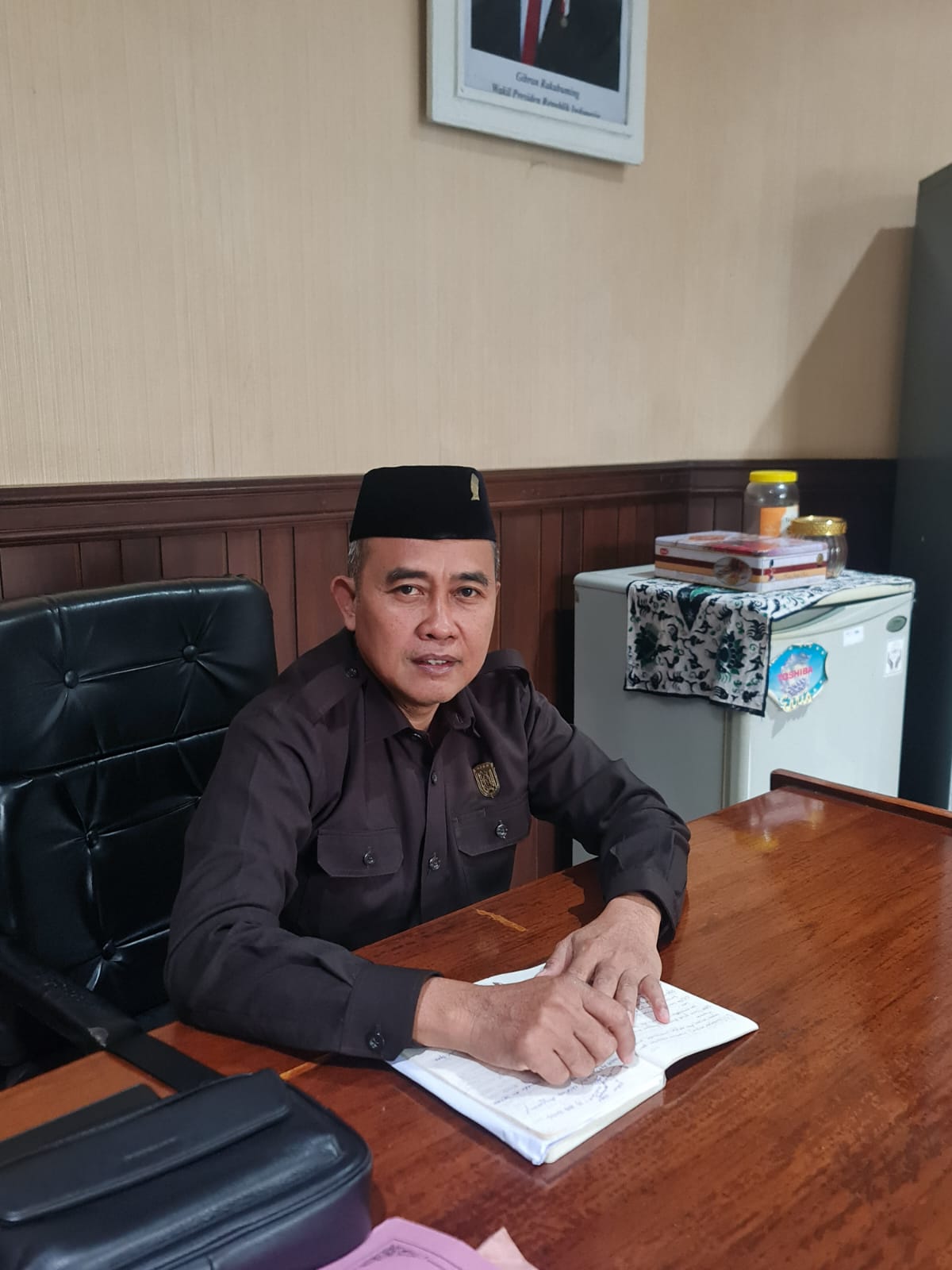 Ketua Fraksi PDIP Tuban Tulus Setyo Utomo siap menerima aduan.