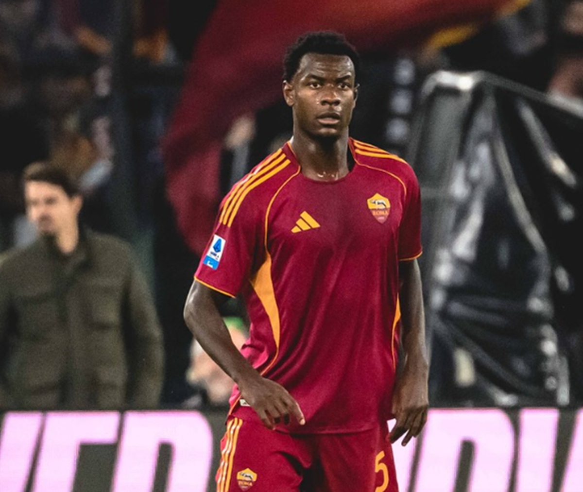 Barcelona, Manchester United, dan Tottenham memantau bek Roma Evan Ndicka