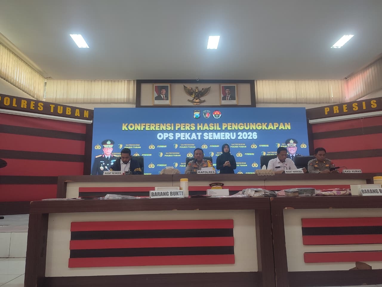 Polisi masih mendalami jaringan peredaran narkoba di Tuban dari Surabaya.
