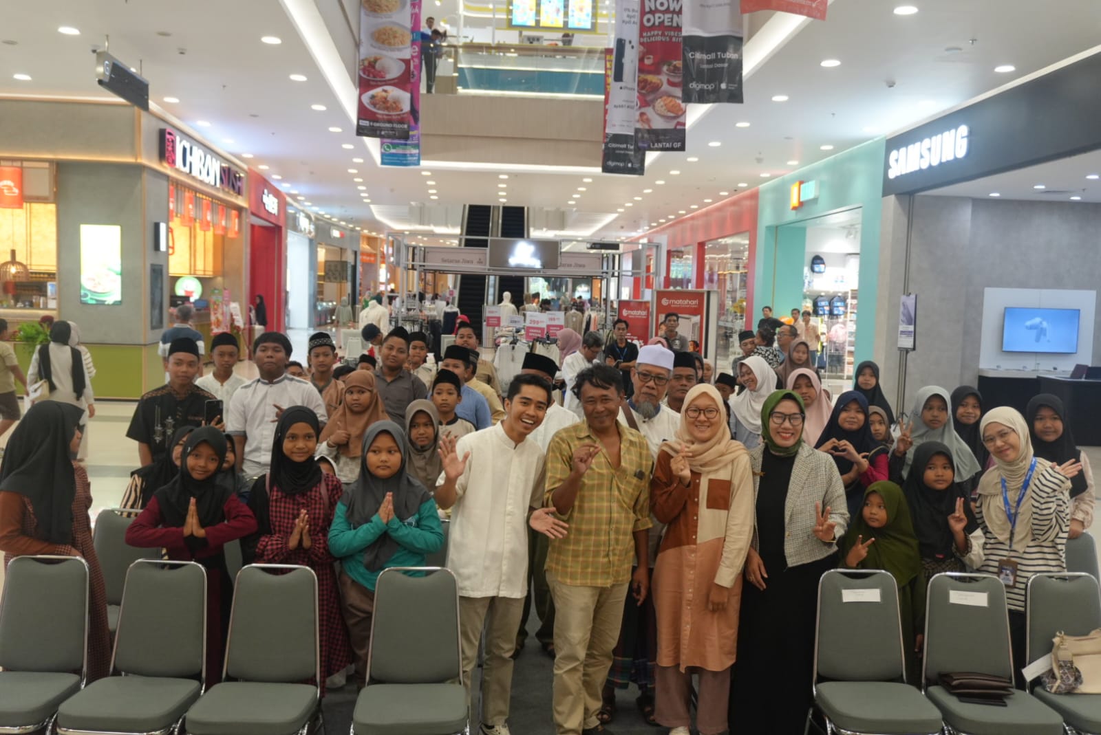 Citimall Tuban menggelar kegiatan sosial Ramadan dengan mengajak anak yatim bermain, berbelanja, dan buka puasa bersama.