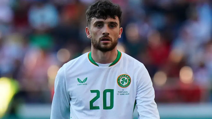 Troy Parrott menjadi incaran klub-klub besar Eropa setelah mencetak banyak gol bersama AZ Alkmaar musim ini.