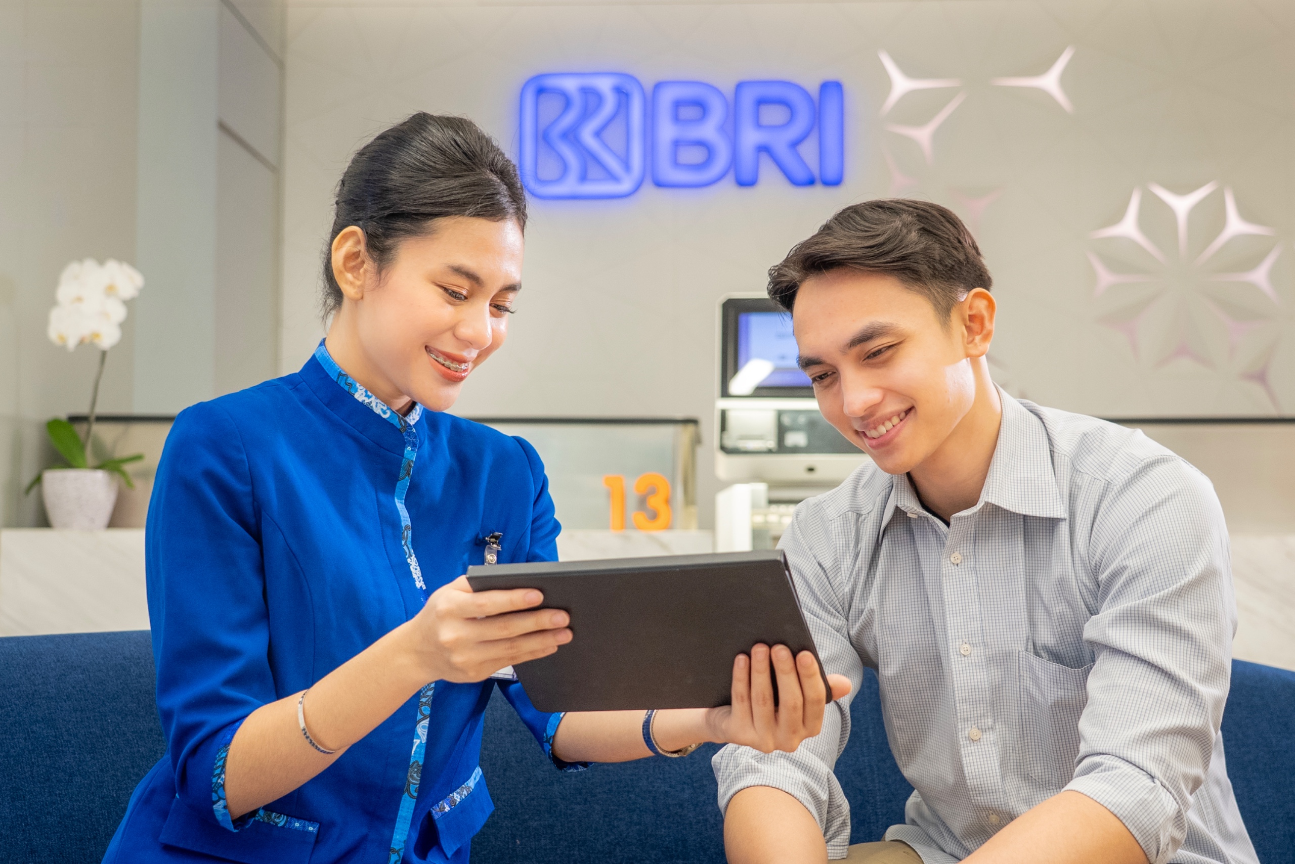 BRI imbau nasabah teliti terima pesan WhatsApp dan hindari instal aplikasi dari sumber tidak tepercaya.