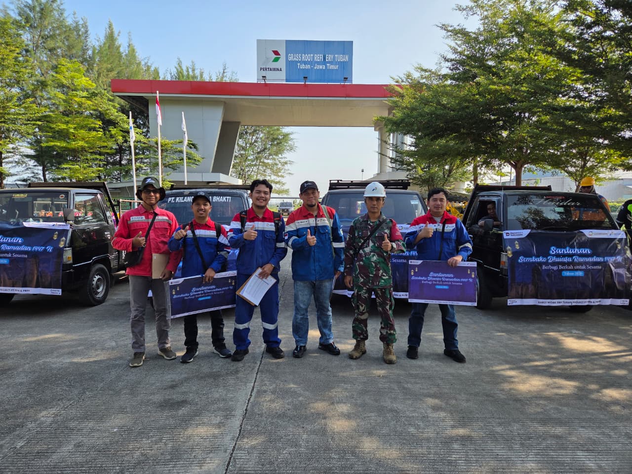 Sebanyak 950 paket sembako dibagikan kepada warga kurang mampu di enam desa di Jenu oleh tim proyek GRR Tuban.