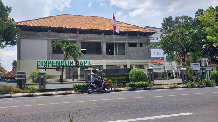 Bangunan gedung disdukcapil di Jalan Tenku Umar yang belum selesai pembangunan dan akan dilanjutkan tahun ini.
