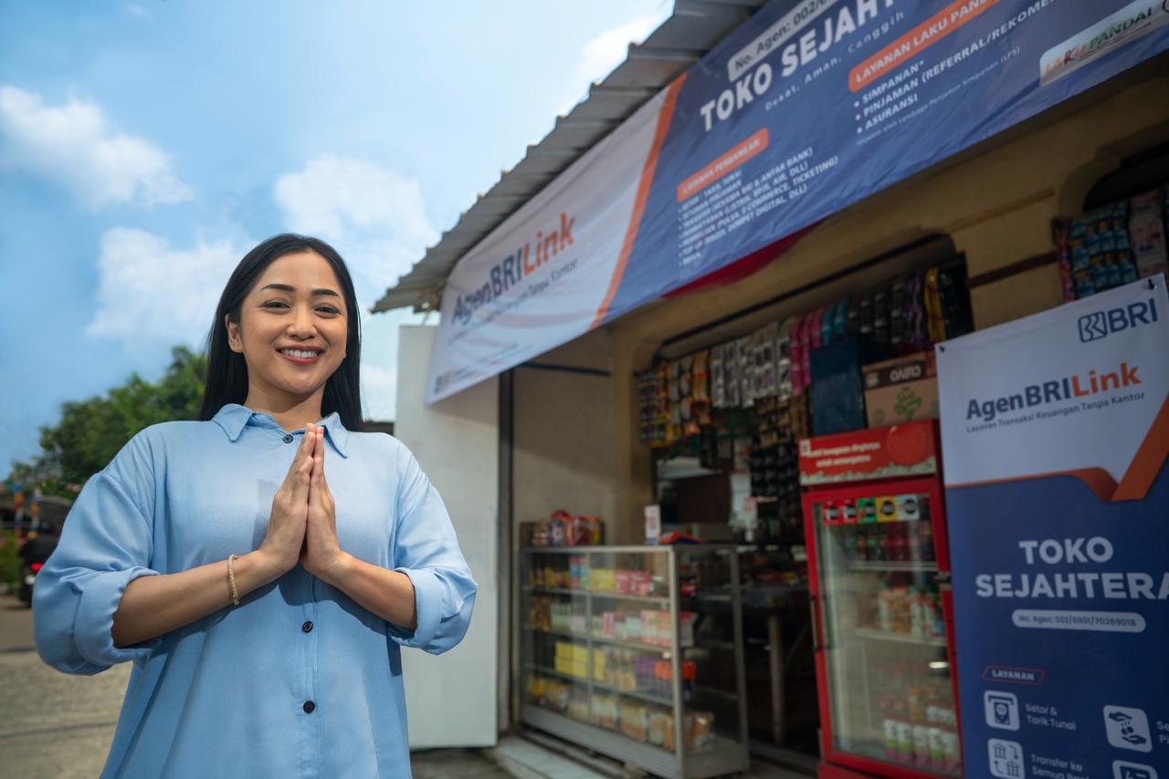 BRI menyediakan asuransi mikro AM-KKM dan BRINS Motorku dengan premi Rp50 ribu per tahun.
