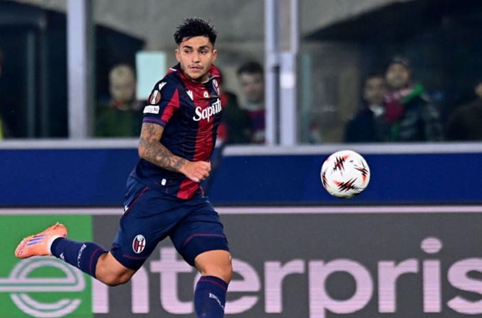 Santiago Castro menjadi komoditas panas di Serie A, dengan AC Milan sebagai salah satu peminat serius.