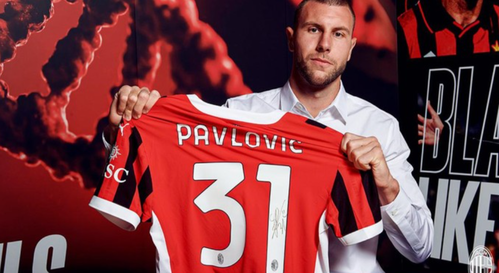 Performa meningkat drastis, Strahinja Pavlovic kini jadi rebutan. Galatasaray harus siapkan dana besar jika serius memboyong bek AC Milan ini.