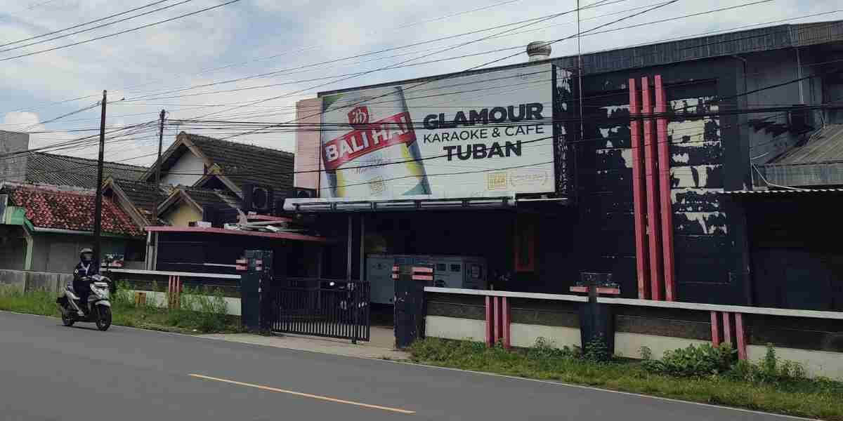 HIDUP KEMBALI: Situasi di salah satu tempat hiburan malam di wilayah Jalan Raya Pantura, Desa Sugihwaras, Kecamatan Jenu.