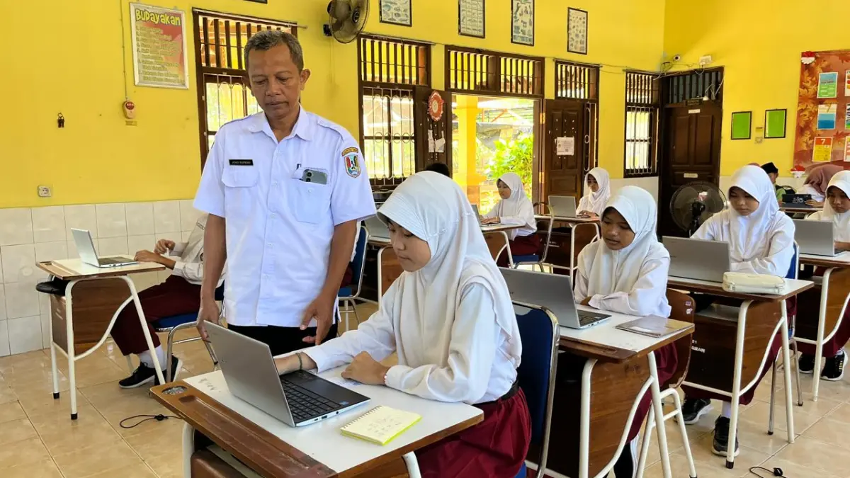 Siswa SD Mondokan, Kecamatan Tuban mengikuti tahap gladi bersih TKA sebelum pelaksanaan utama. (SHAFA DINA HAYUNING MENTARI/ RADAR TUBAN)