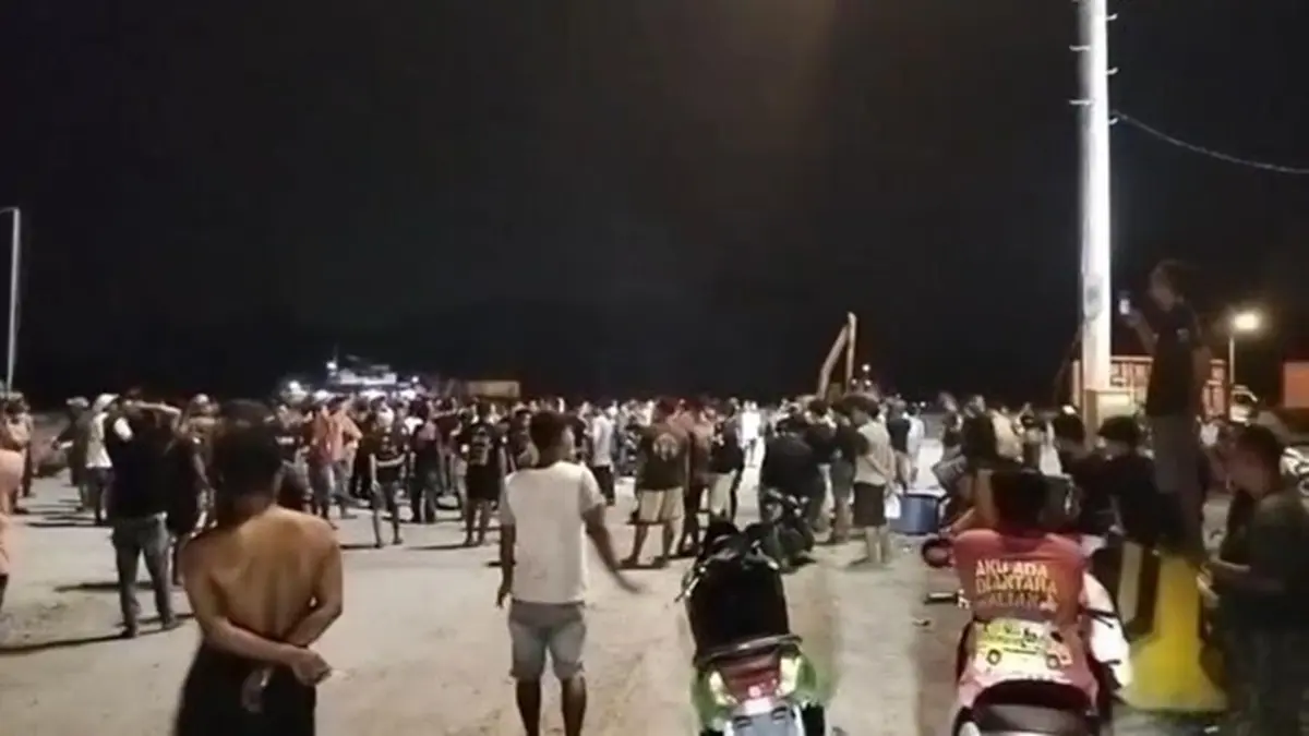Sopir Truk Ricuh di Pelabuhan Lampung, Diduga Saling Serobot (Tangkapan layar media sosial)