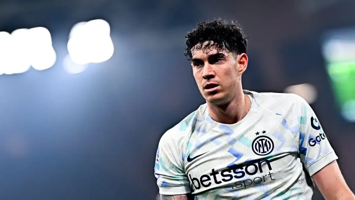 Alessandro Bastoni kabarnya segera merapat ke Barcelona. Inter Milan tak tinggal diam dan langsung bidik bek tangguh Meksiko, Johan Vásquez.