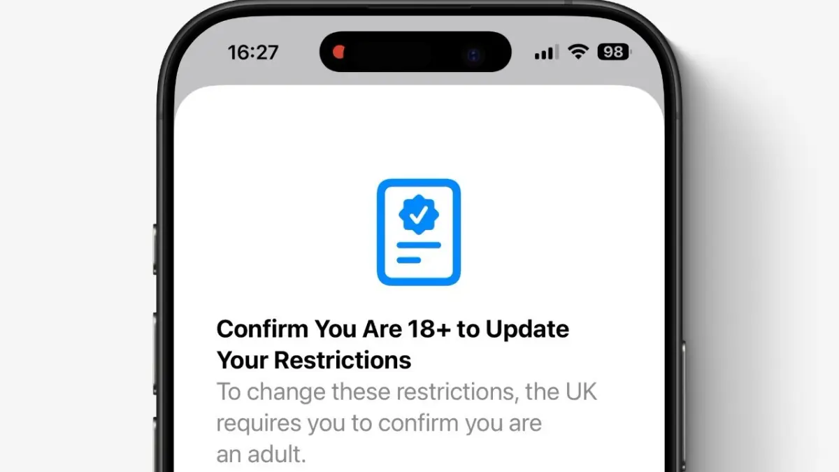Belum verifikasi umur di akun Apple? Siap-siap akses web dibatasi dan sensor konten otomatis aktif di iOS 26.4.&nbsp;&nbsp;(@visegrad24/X)