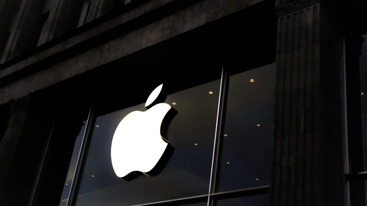 Anak perusahaan Apple terkena denda karena jalin transaksi dengan perusahaan asal Rusia. (Laurenz Heymann/Unsplash)