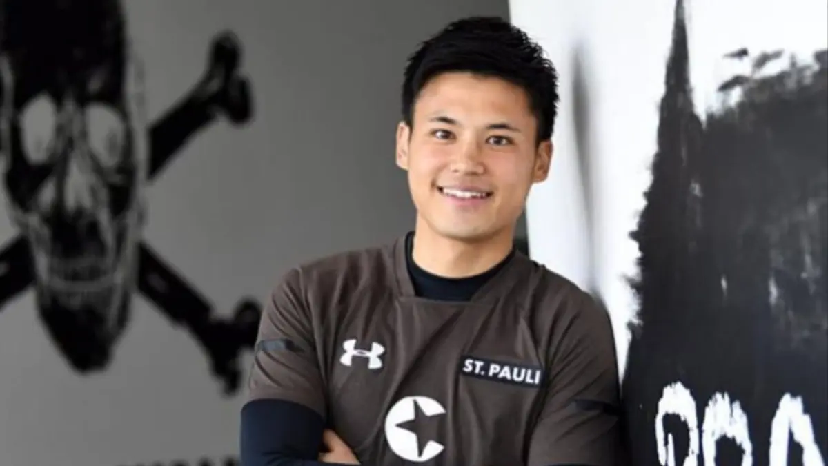 Ryo Miyaichi saat diperkenalkan sebagai rekrutan baru St. Pauli. (Instagram/ryo381)