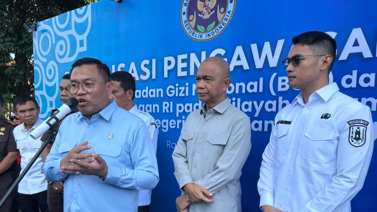 Wakil Ketua BGN Sony Sonjaya memperingatkan mitra SPPG agar tidak menurunkan kualitas menu atau melakukan mark-up dalam program MBG. (YUDHA SATRIA ADITAMA/RADAR TUBAN)