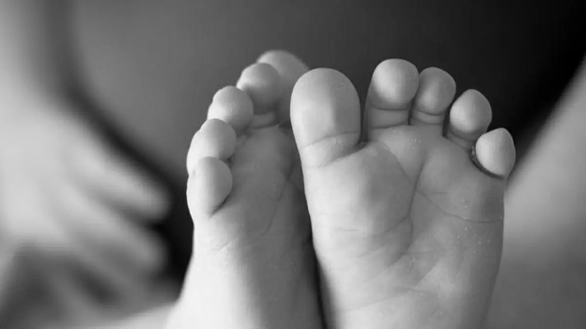 Pasangan Suami istri menjadi agen penjualan bayi seharga Rp 25 Juta per transaksi. (Pinterest)