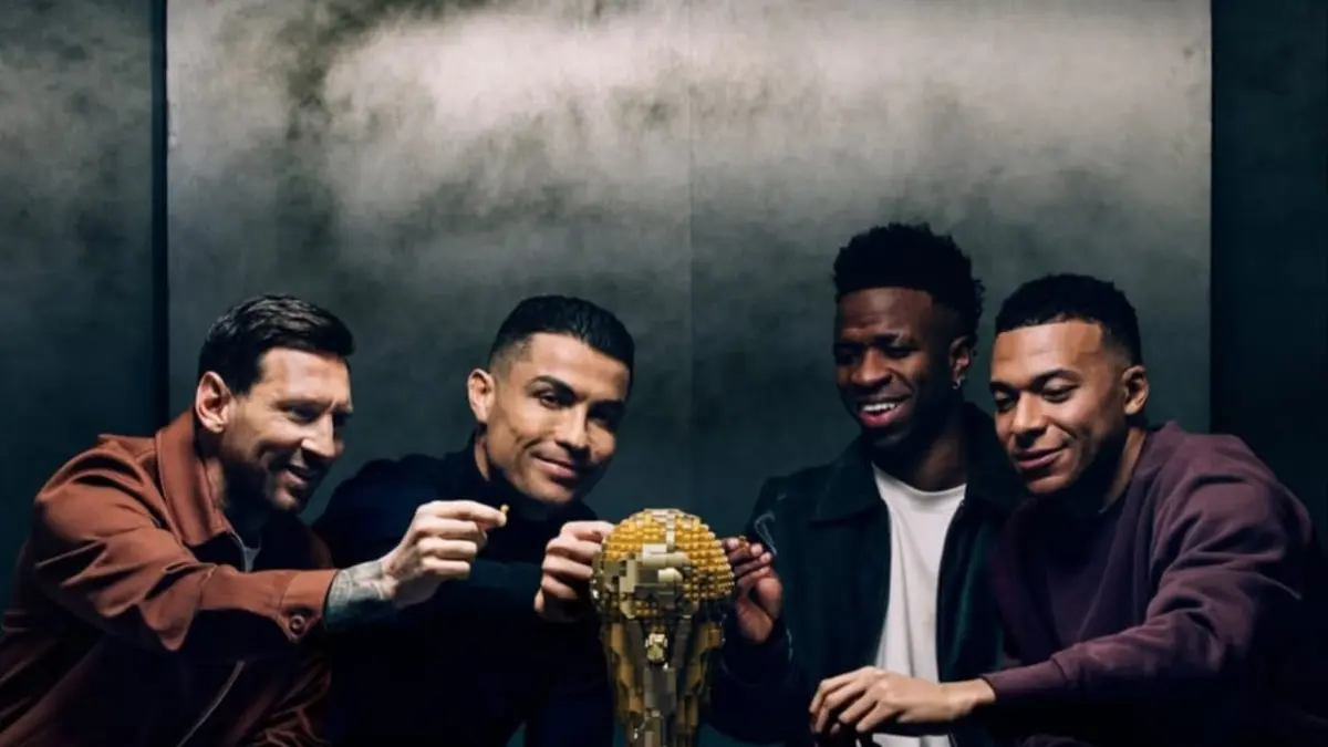 Cristiano Ronaldo, Messi, Mbappe, dan Vinicius Jr saat beradu akting di iklan Lego edisi piala dunia 2026. (Instagram.com/lego)