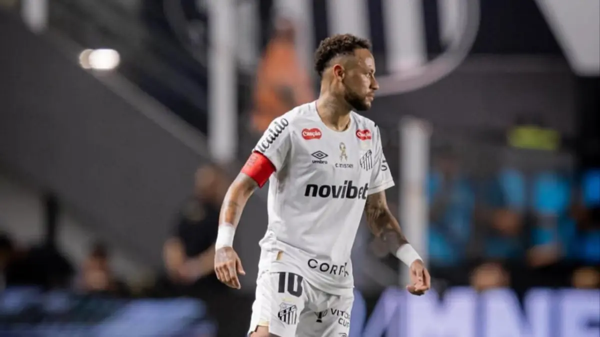 Pemain Santos FC, Neymar Jr, terancam sanksi berat. (Instagram/neymarjr)