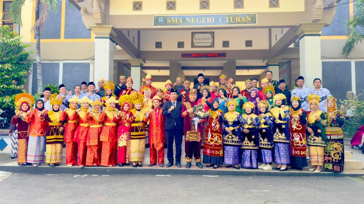 SMAN 1 Tuban kembali mencetak prestasi dengan 51 siswa lolos SNBP 2026 dan meraih kursi di berbagai PTN favorit. (RADAR TUBAN)