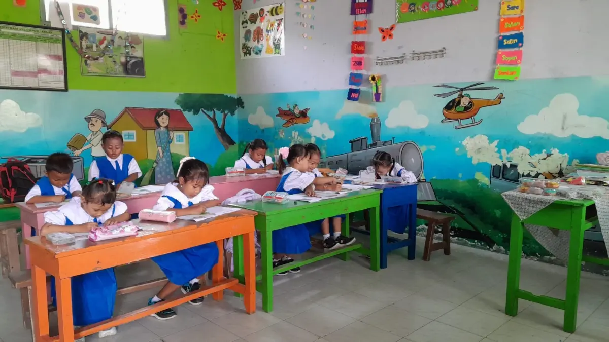 Siswa TK di Plumpang adu kreativitas dalam babak penyisihan Festival Coding, Selasa (7/4). (IGTKI KECAMATAN PLUMPANG UNTUK RADAR TUBAN)