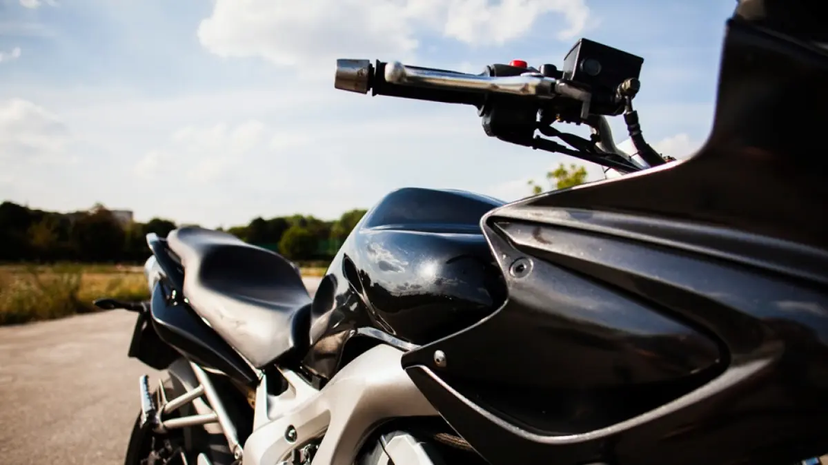 Ilustrasi sepeda motor. 