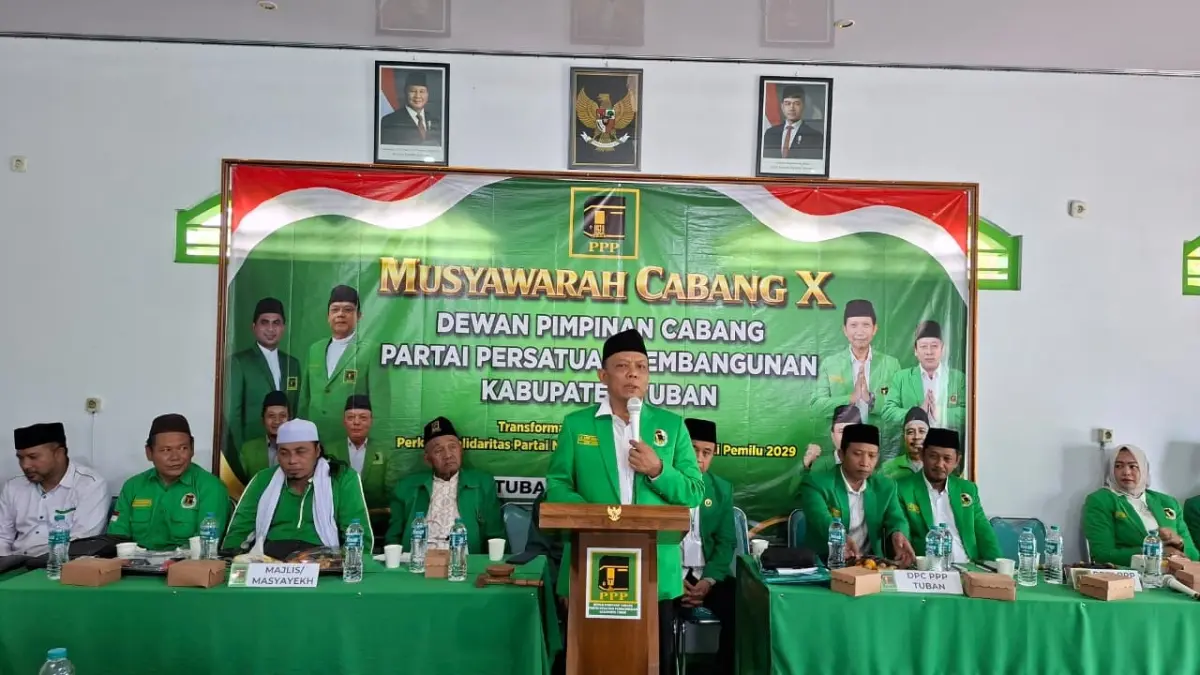 Ketua DPW PPP Jawa Timur H. Arif Winarko memberikan pengarahan kepada kader dalam Muscab DPC PPP Tuban kemarin (15/4). (RADAR TUBAN)