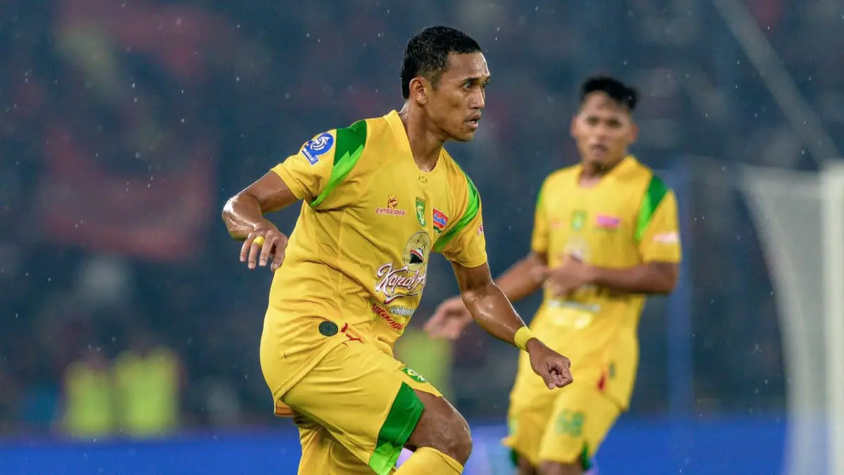 Pemain Persebaya, Arief Catur Pamungkas, jalani laga ke-100 di tim kota pahlawan. (Persebaya)