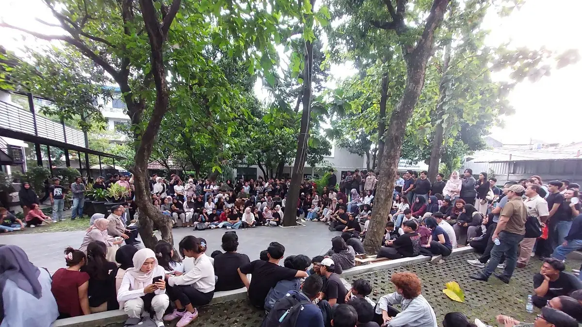 forum terbuka di Taman Laku Luhur, terkait kasus kekerasan seksual. (Jawapos.com)