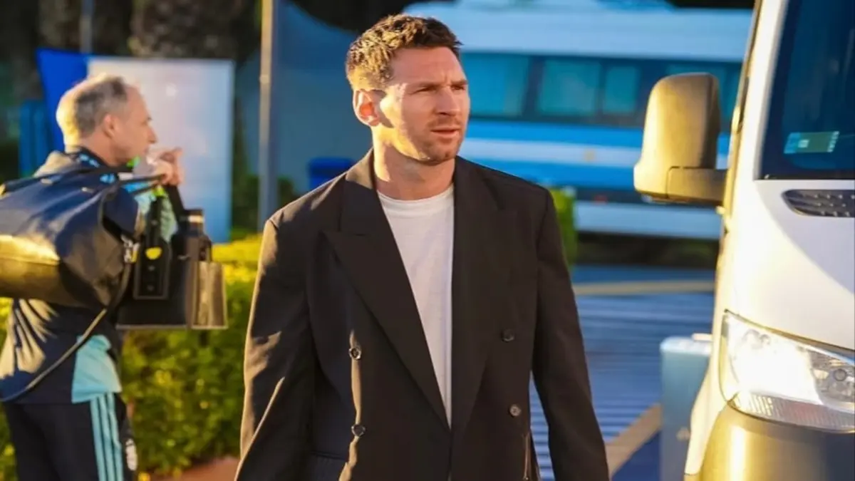 Lionel Messi resmi menjadi pemilik klub sepakbola kasta ketiga liga Spanyol, UE Cornella. (Instagram/leomessi)