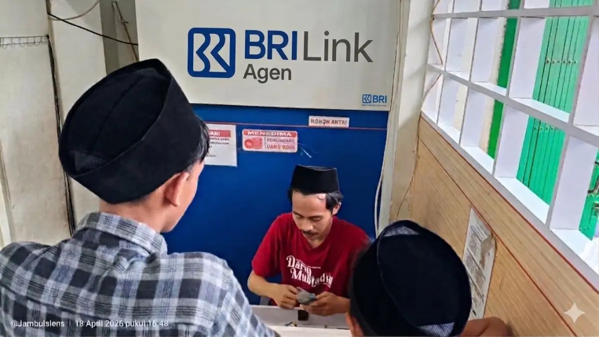 Agen BRILink Toko Assalam di Kediri melayani hingga 200 transaksi per hari dengan total omzet mencapai Rp 4,5 miliar per bulan. (BRI)