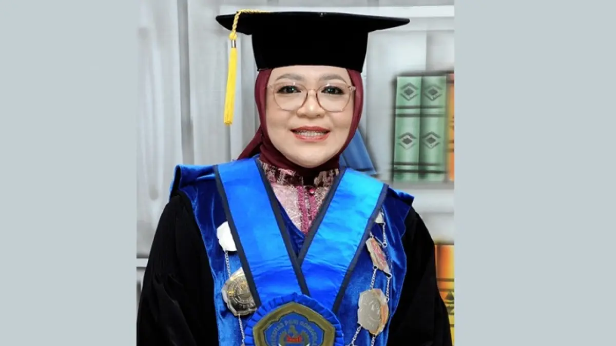Prof. Marita Ika Joesidawati membuktikan bahwa karir cemerlang dan peran domestik bisa berjalan selaras.