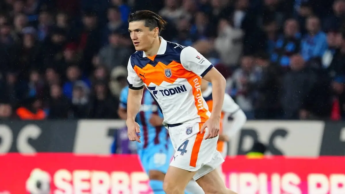 AS Roma resmi melepas Eldor Shomurodov ke İstanbul Başakşehir. (instagram.com/shomurodov.eldor)
