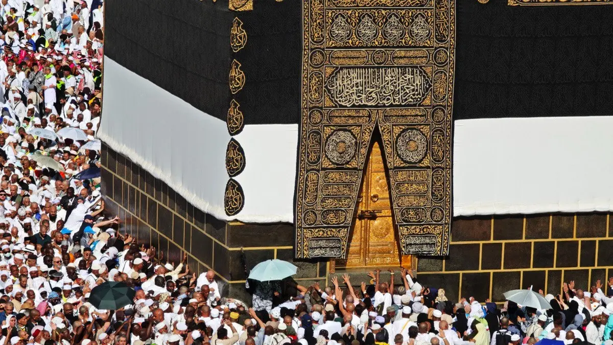 Kemenhaj laporkan ribuan jemaah haji tiba di Madinah, layanan kesehatan dipantau, cuaca panas jadi perhatian utama.. (JAWA POS)