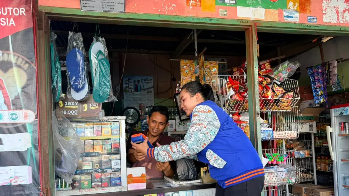 Mispa, Mantri BRI di Sulawesi Tenggara, berjuang di wilayah pegunungan demi ekonomi kerakyatan. (Dok. BRI)