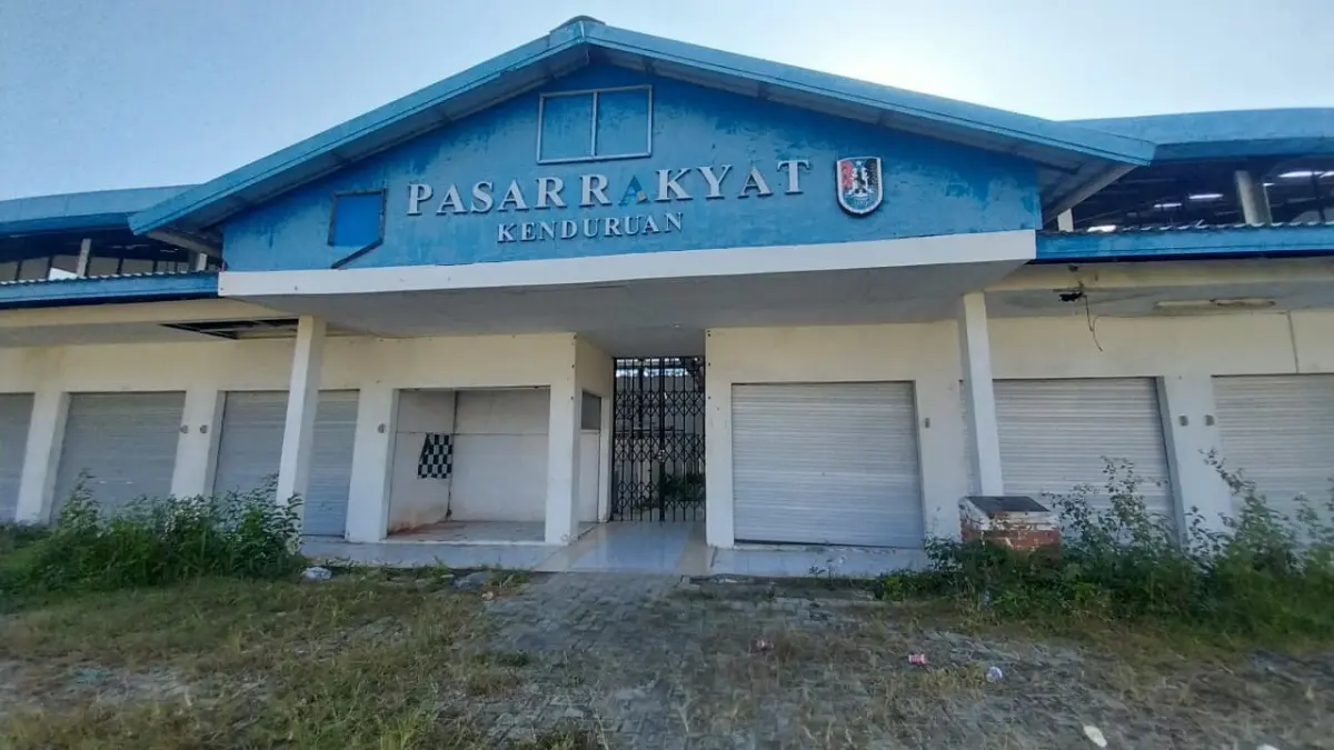 Sudah habiskan Rp 5,3 miliar, Pasar Rakyat Kenduruan belum dilanjutkan. DPRD soroti potensi aset terbengkalai. (M. MAHFUDZ MUNTAHA/RADAR TUBAN)