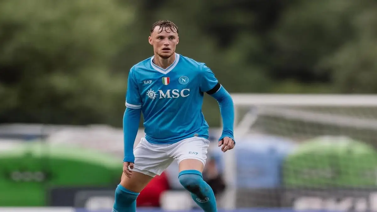 Bek Napoli Sam Beukema masuk radar Liverpool. (instagram.com/sambeukema)