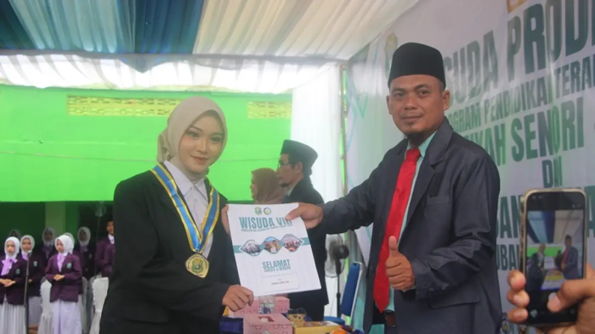 MA Islamiyah Senori terus berprestasi, ratusan siswa diwisuda dengan bekal keterampilan teknologi. (M. MAHFUDZ MUNTAHA/RADAR TUBAN)