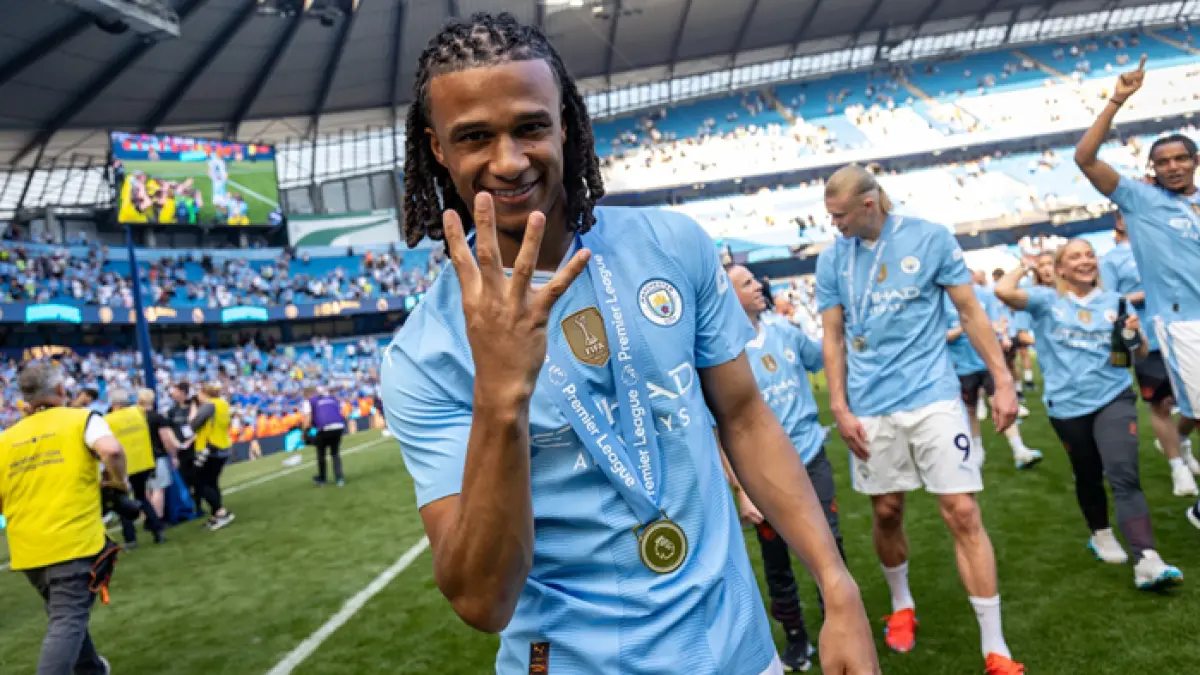 Persaingan transfer Nathan Aké memanas dengan minat dari tiga klub Serie A. (MANCHESTER CITY)
