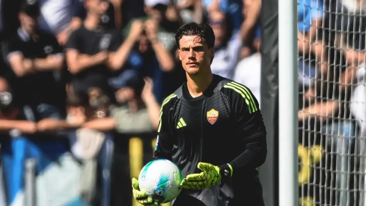 AS Roma terancam kehilangan Mile Svilar. (instagram.com/svilar_mile)