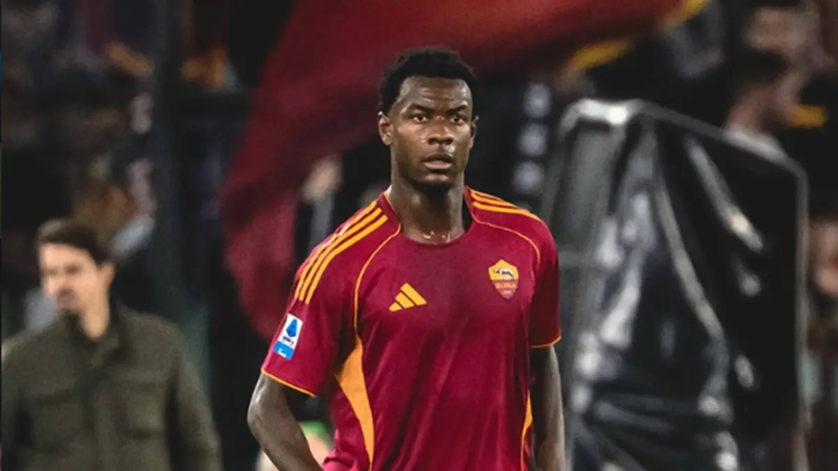 Barcelona tertarik pada Evan Ndicka. (instagram.com/evanndicka)