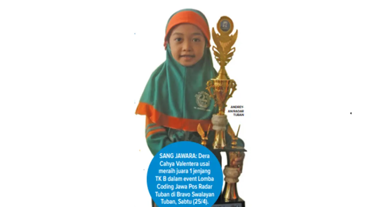 Dera Cahya Valentera usai meraih juara 1 jenjang TK B dalam event Lomba Coding Jawa Pos Radar Tuban di Bravo Swalayan Tuban, Sabtu (25/4). (ANDREYAN/RADAR TUBAN)