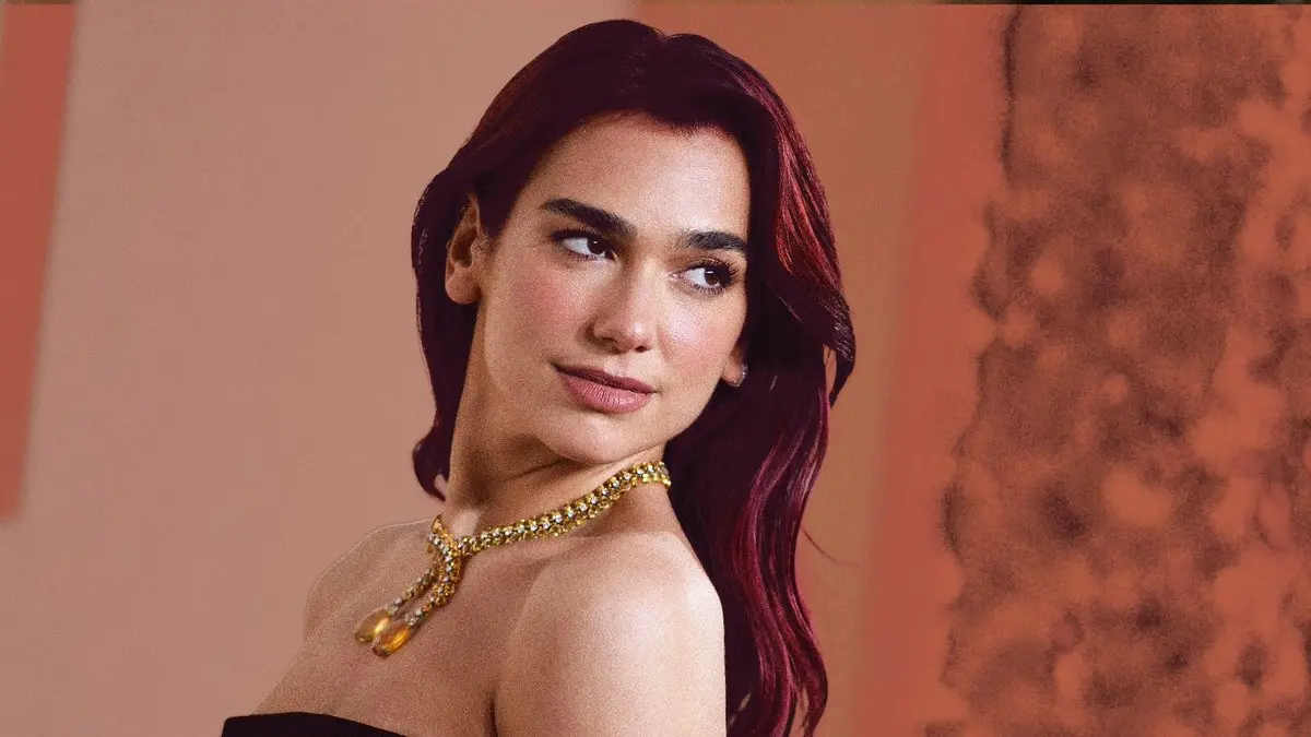 Dua Lipa resmi gugat Samsung karena sertakan foto dirinya di kemasan TV. (@PopCrave/X)