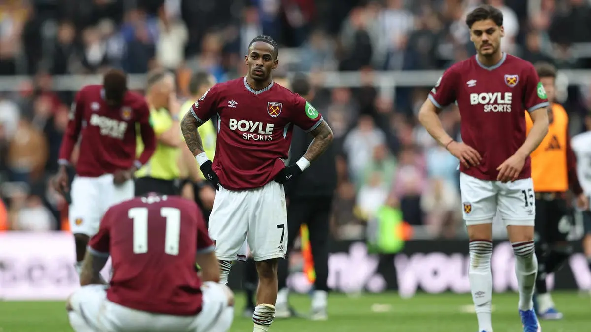 Ekspresi Kekecewaan Pemain West Ham United Setelah Kekalahan Dari Newcastle Pada Pekan Ke-37 Liga Primer Inggris. (The Independent)