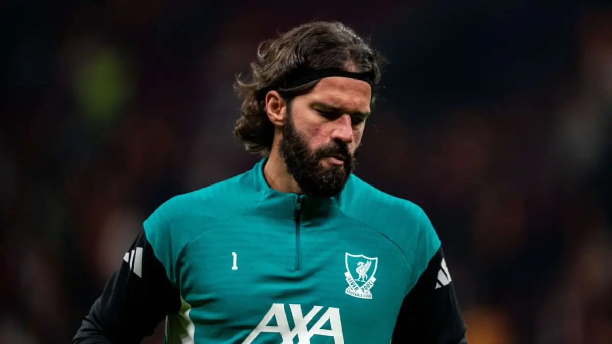 Penjaga Gawang Liverpool, Allison Becker Saat Jelang Sebuah Laga. (Goal)