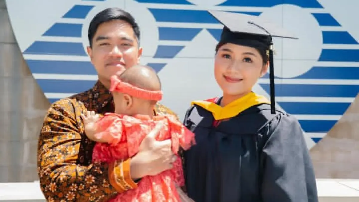 Erina Gudono Lulusan S2 dengan gelar master of science. (@instagram @erinagudono)