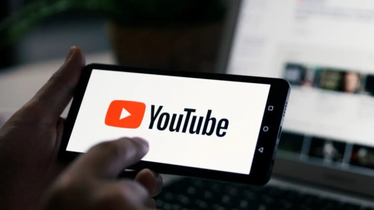 YouTube hadirkan label baru untuk video berbasis AI. (ekonomista/Pinterest)